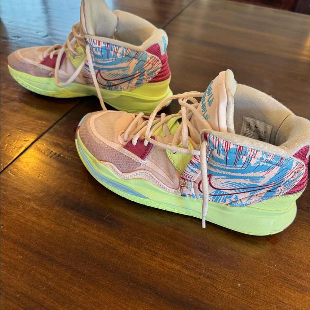 Nike Men’s Kyrie Infinity 1 world 1 people Sweet Beet Volt